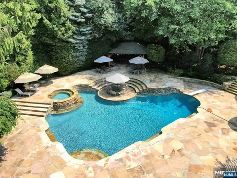 Exterior - 59 Jackson Dr, Alpine, NJ 07620 photo 2 of 11