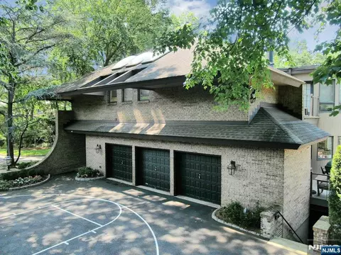 Exterior - 59 Jackson Dr, Alpine, NJ 07620 photo 11 of 11