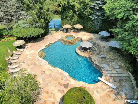 Exterior - 59 Jackson Dr, Alpine, NJ 07620 photo 4 of 11