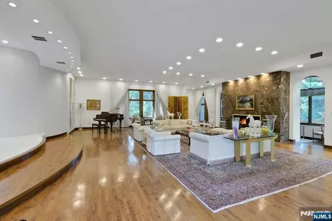 Living - 59 Jackson Dr, Alpine, NJ 07620 photo 1 of 7