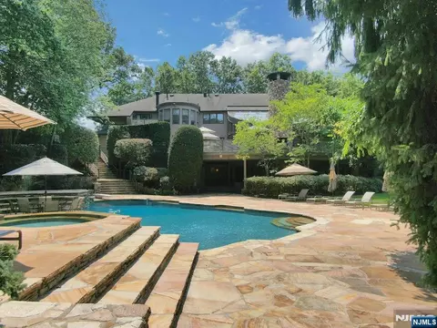 Exterior - 59 Jackson Dr, Alpine, NJ 07620 photo 8 of 11