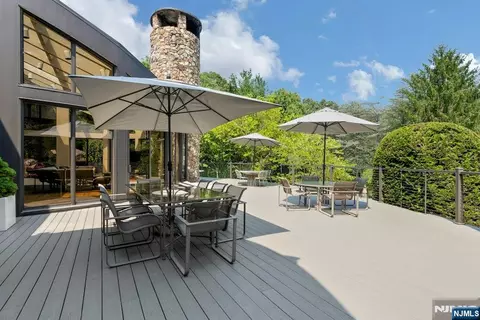 Exterior - 59 Jackson Dr, Alpine, NJ 07620 photo 9 of 11