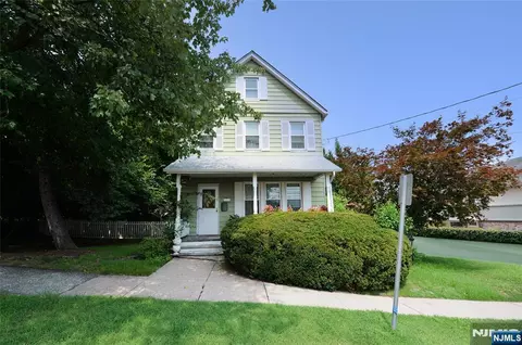 10 Ackerman Ave, Emerson, NJ 07630