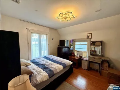 Bedroom - 39 Pangborn Pl, Hackensack, NJ 07601 photo 6 of 7