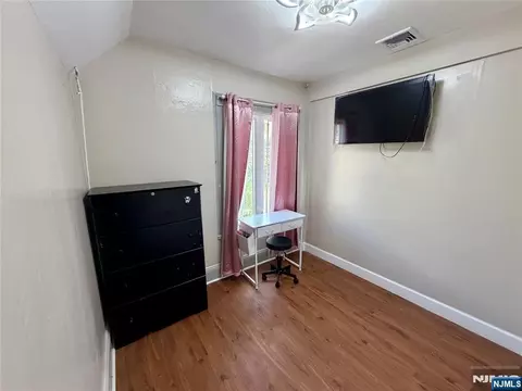 Bedroom - 39 Pangborn Pl, Hackensack, NJ 07601 photo 4 of 7
