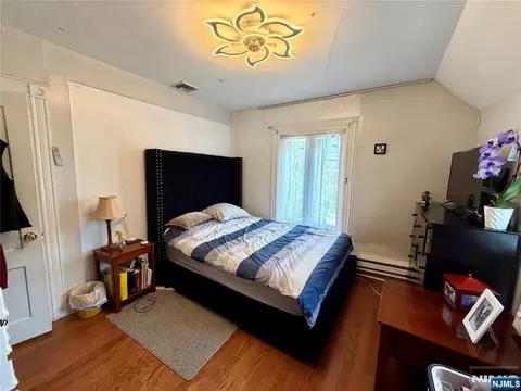 Bedroom - 39 Pangborn Pl, Hackensack, NJ 07601 photo 5 of 7