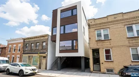 114 69th St #2, Guttenberg, NJ 07093
