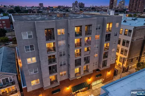 318 54th St #4L, West New York, NJ 07093
