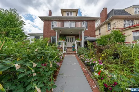 300-302 Ridge St, Newark, NJ 07104