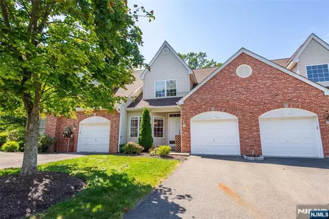 12 Lafayette St, West Milford, NJ 07480