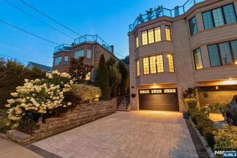 48 Myrtle Ave, Edgewater, NJ 07020