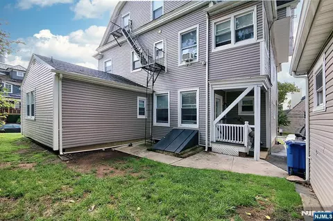 Exterior - 2 Hillside Ave, Summit, NJ 07901 photo 4 of 4