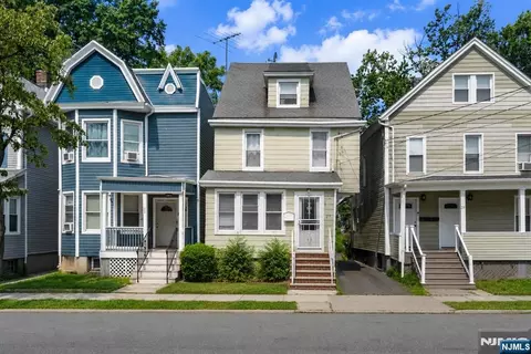27 Cummings St, Irvington, NJ 07111