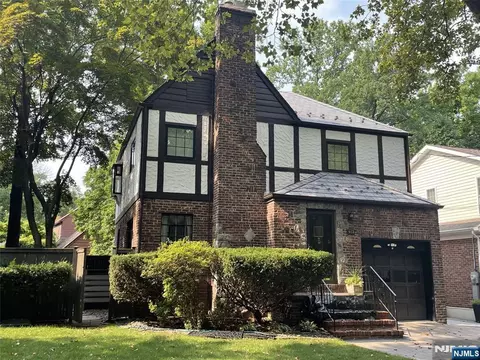 512 Fairidge Ter, Teaneck, NJ 07666