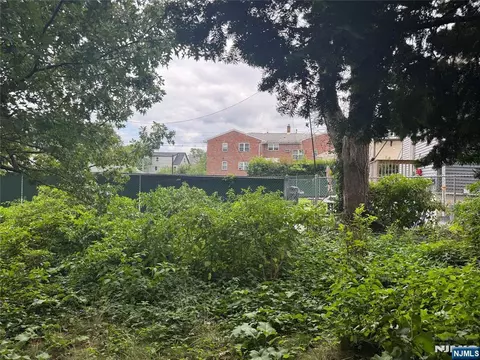 116 Clinton Pl, Hackensack, NJ 07601 photo 2