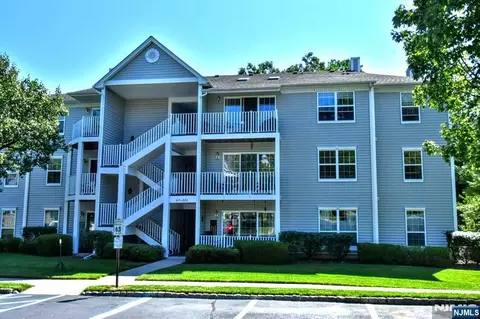 928 Juniper Way, Mahwah, NJ 07430