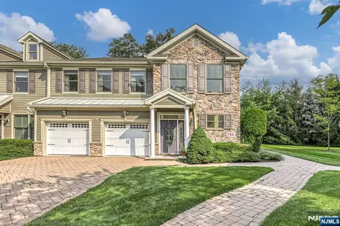 1202 Whitney Ln, Allendale, NJ 07401