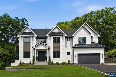 4 Dorrien Rd, Livingston, NJ 07039