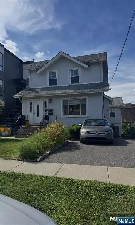 447 Highland Ave, Palisades Park, NJ 07650