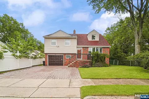728 Lancaster Rd, Ridgefield, NJ 07657