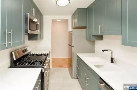 Kitchen - 25 Jefferson St #3D, Hackensack, NJ 07601 photo 1 of 1