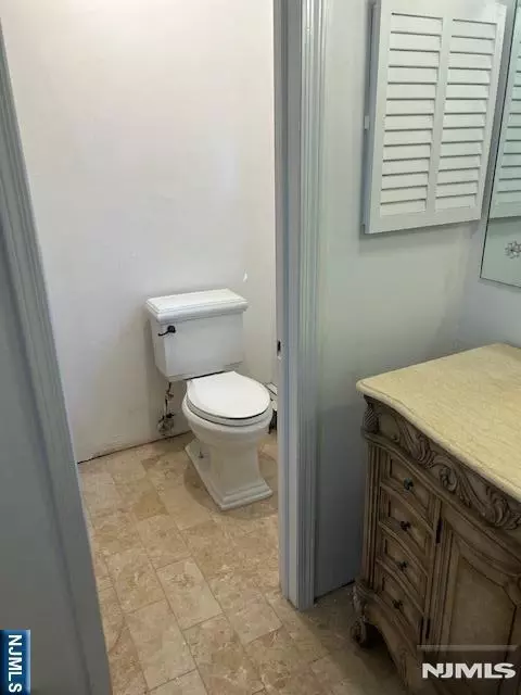 Bath - 60 Greenrale Ave, Wayne, NJ 07470 photo 5 of 7