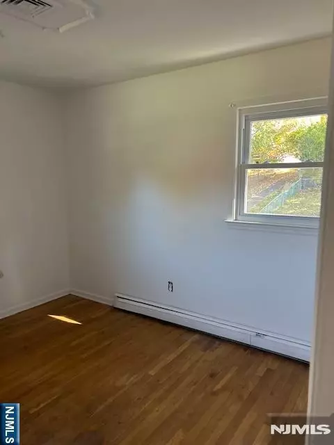 Bedroom - 60 Greenrale Ave, Wayne, NJ 07470 photo 3 of 4