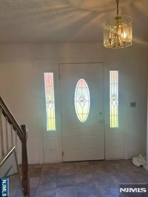 Entry Way - 60 Greenrale Ave, Wayne, NJ 07470 photo 1 of 10