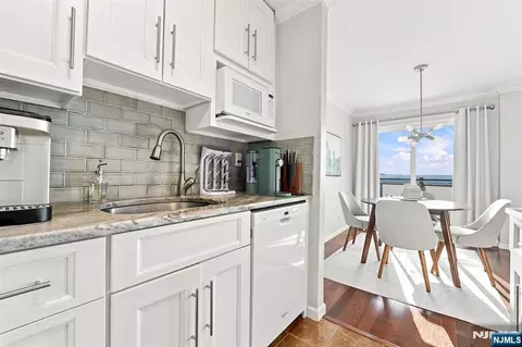 Kitchen - 125 Prospect Ave #18D, Hackensack, NJ 07601 photo 2 of 3