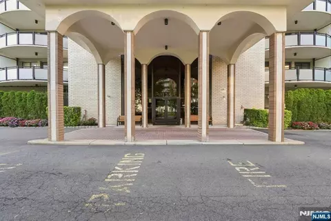 Exterior - 125 Prospect Ave #18D, Hackensack, NJ 07601 photo 1 of 2