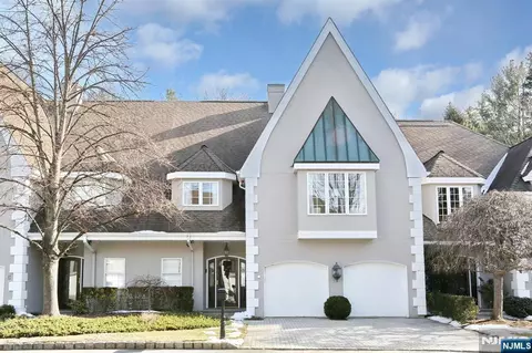 2 Normandy Ct, Ho Ho Kus, NJ 07423