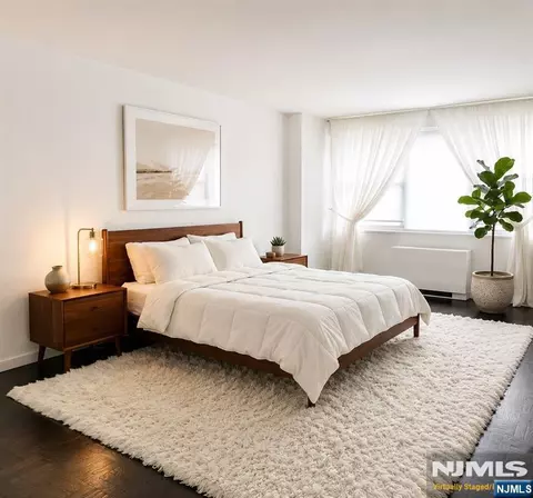 6600 Boulevard E #21J, West New York, NJ 07093