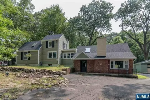 496 Manchester Ave, North Haledon, NJ 07508