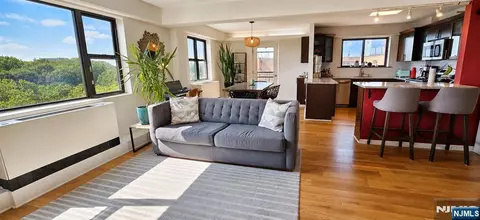 8800 Boulevard E #8M, North Bergen, NJ 07047