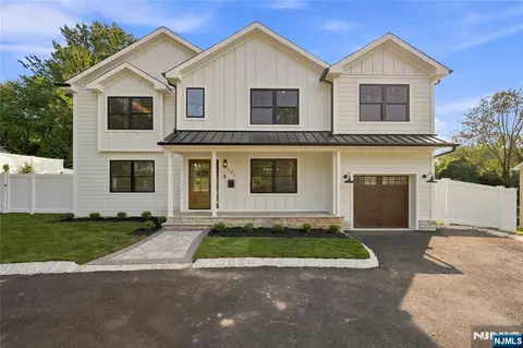 182 W Grand Ave, Park Ridge, NJ 07656