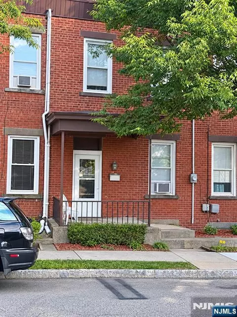 421 4th St, Carlstadt, NJ 07072