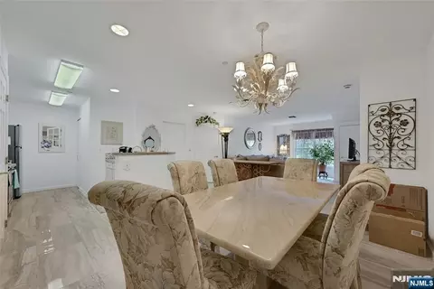 Dining - 189 Forest Ave #411, Paramus, NJ 07652 photo 2 of 2