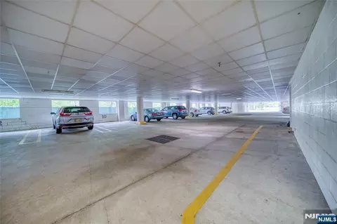 Exterior - 189 Forest Ave #411, Paramus, NJ 07652 photo 2 of 2