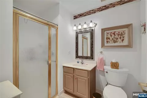 Bath - 189 Forest Ave #411, Paramus, NJ 07652 photo 1 of 1