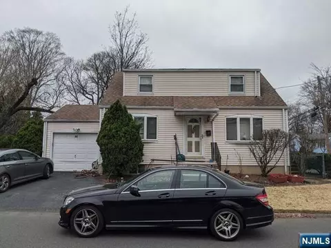 44 Bogert Pl, Bergenfield, NJ 07621