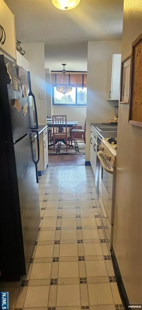 Kitchen - 235 Prospect Ave #5B, Hackensack, NJ 07601 photo 4 of 4