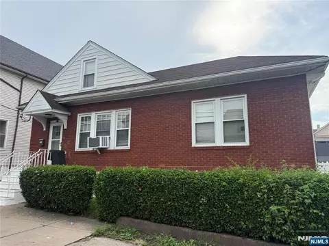 24 Quinn St, Paterson, NJ 07501