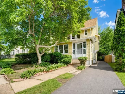 8 Whitman Ave, East Orange, NJ 07017