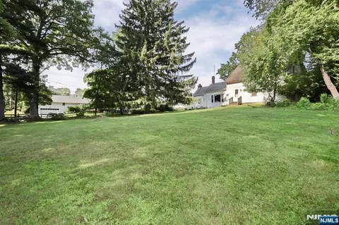 24 N Middletown Rd, Montvale, NJ 07645