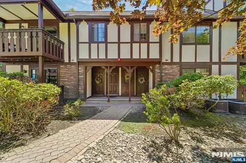 3811 Melville Ct, Mahwah, NJ 07430