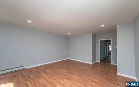 Living - 1099-1101 Ringwood Ave, Haskell, NJ 07420 photo 2 of 3