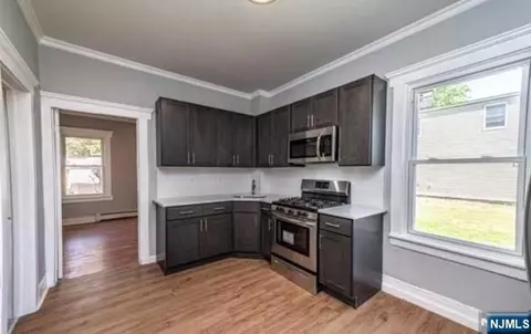 Entry Way - 1099-1101 Ringwood Ave, Haskell, NJ 07420 photo 3 of 7