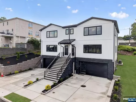 85-87 B Echo, Elmwood Park, NJ 07407