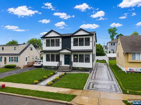 55 Long Hill Dr, Clifton, NJ 07013