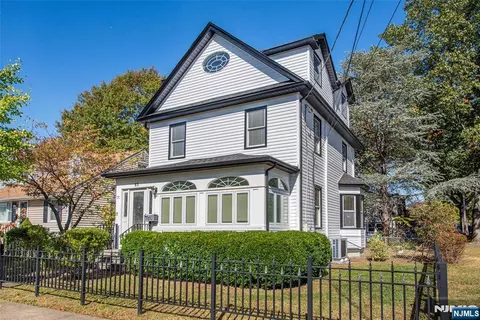 69 W Hanover Ave, Morris Plains, NJ 07950